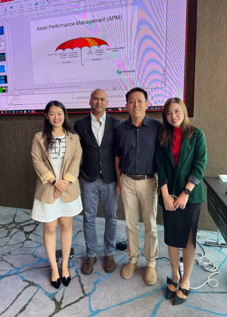 Đội ngũ kỹ sư TrueTech tư vấn dự án công nghiệp