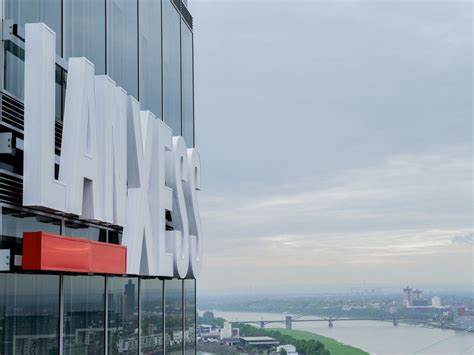 Cẩm Nang Quản Lý Tài Sản Ngành Hóa Chất: An toàn, số hóa và bền vững 5 LANXESS - một tập đoàn hóa chất hoạt động hơn 30 quốc gia toàn cầu